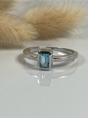 925 Solid Sterling Silver Swiss Blue Topaz Gemstone Ring Size 8.5